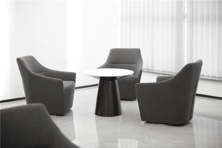 Bo'shashmagan ofis bitta divan